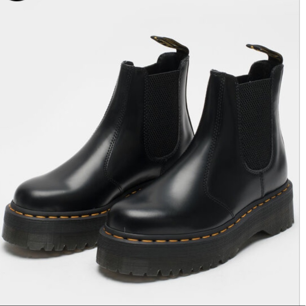 Dr. Martens 2976 Quad Platform Chelsea Boots